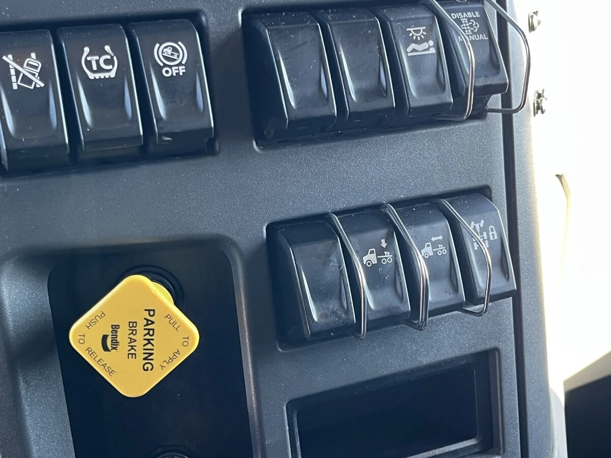 2023 Peterbilt 579 - image 23