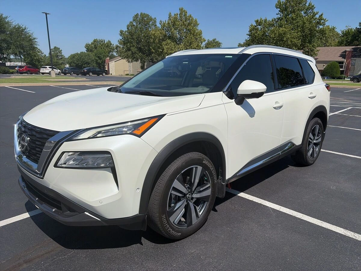 2023 Nissan Rogue SL FWD's photo