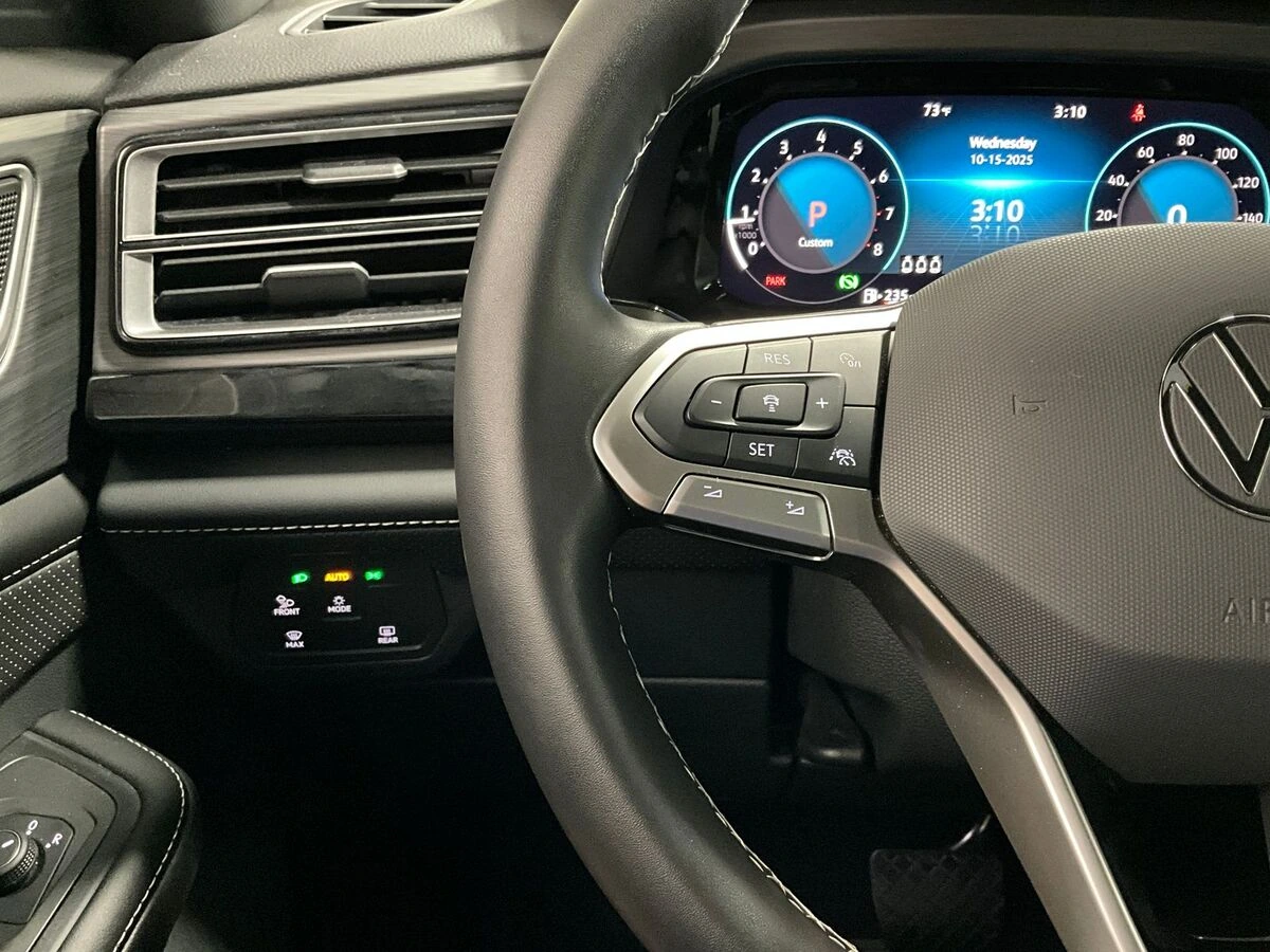 2024 Volkswagen Atlas Cross Sport SE w/Tech - Photo 19