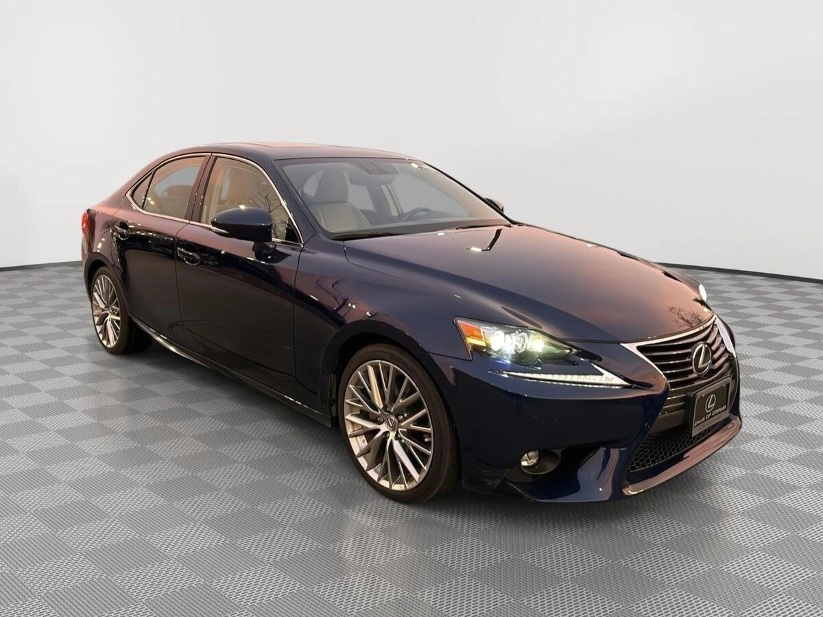 2015 Lexus IS Crafted Line