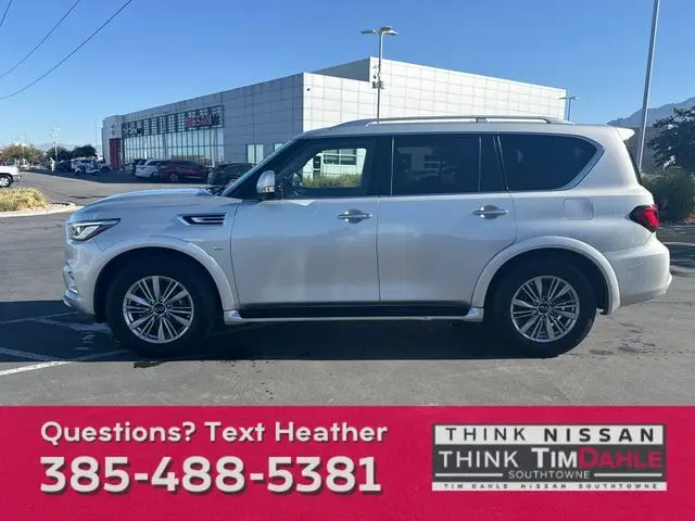 2019 Infiniti QX80 Luxe photo 2