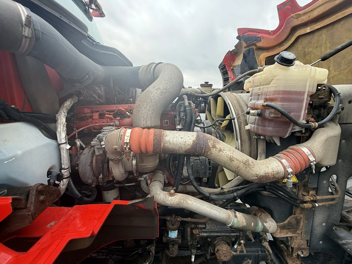 2016 International - image 22