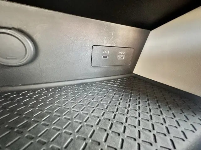 2025 Nissan Pathfinder SV photo 14