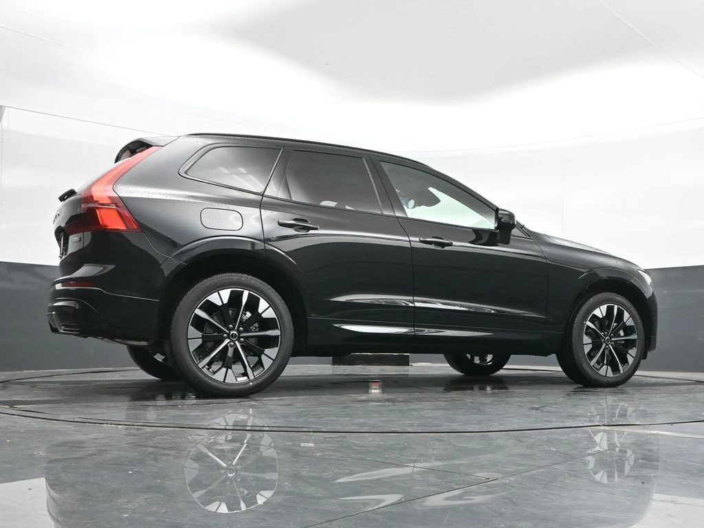 2026 Volvo XC60 Plus - Photo 39