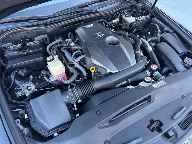 2018 Lexus IS 300 photo 26