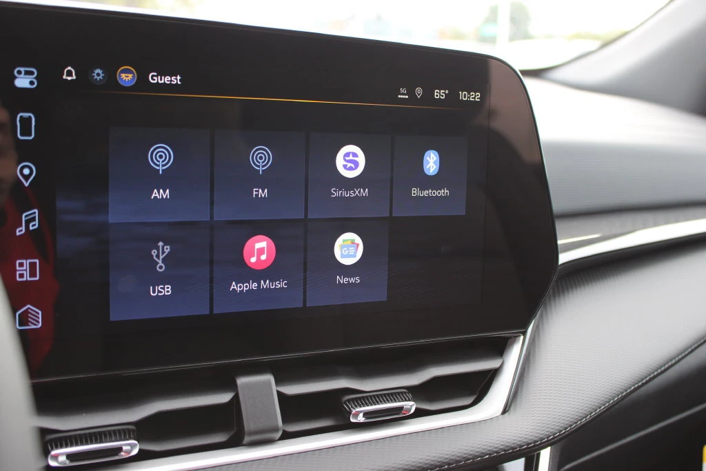 2027 Chevrolet Equinox LT - Photo 16