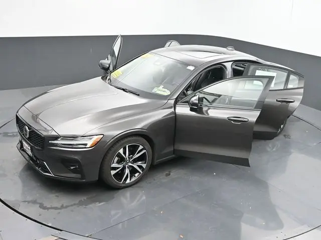 2024 Volvo S60 B5 Core photo 48