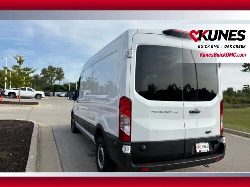 2024 Ford Transit photo 4