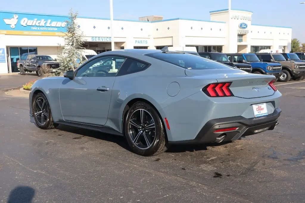 2025 Ford Mustang EcoBoost photo 20