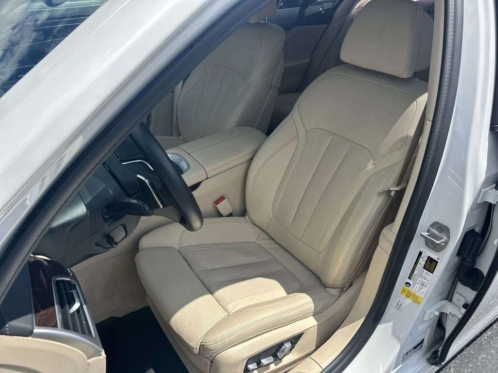 2022 BMW 7 Series 740i - Photo 31