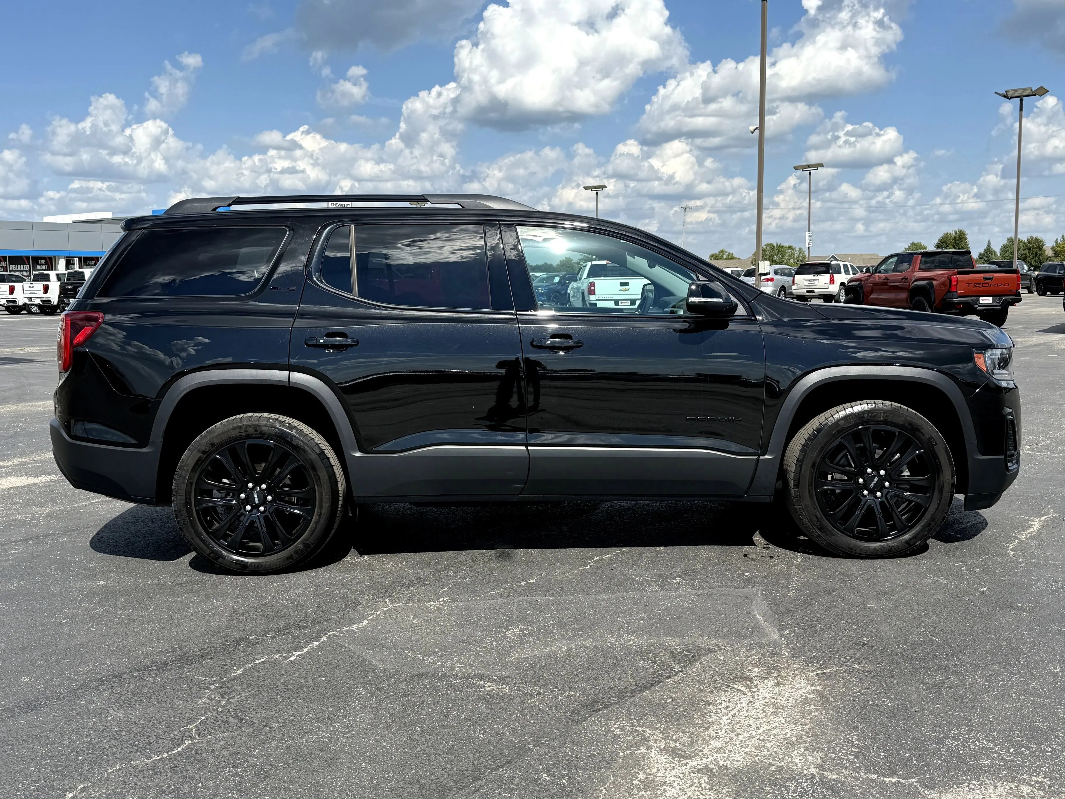2023 Gmc Acadia SLE photo 2