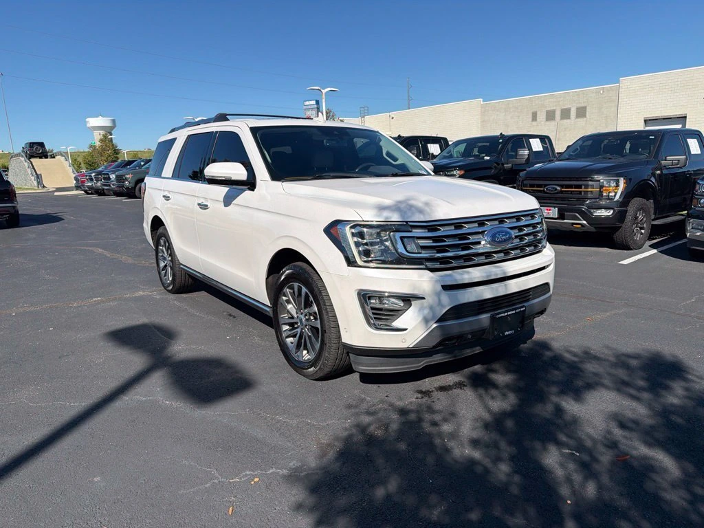 Used 2018 Ford Expedition Limited with VIN 1FMJU2AT2JEA67552 for sale in Kansas City