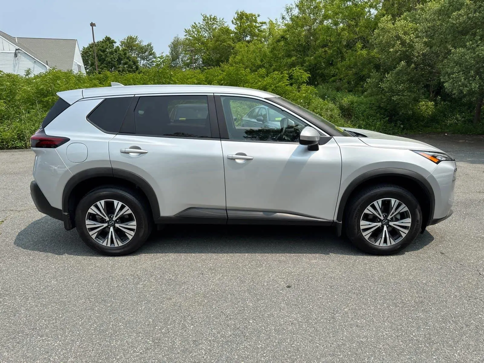 2023 Nissan Rogue SV photo 7