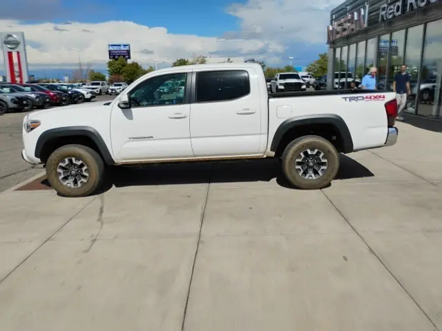 2018 Toyota Tacoma TRD Off-Road V6 photo 6
