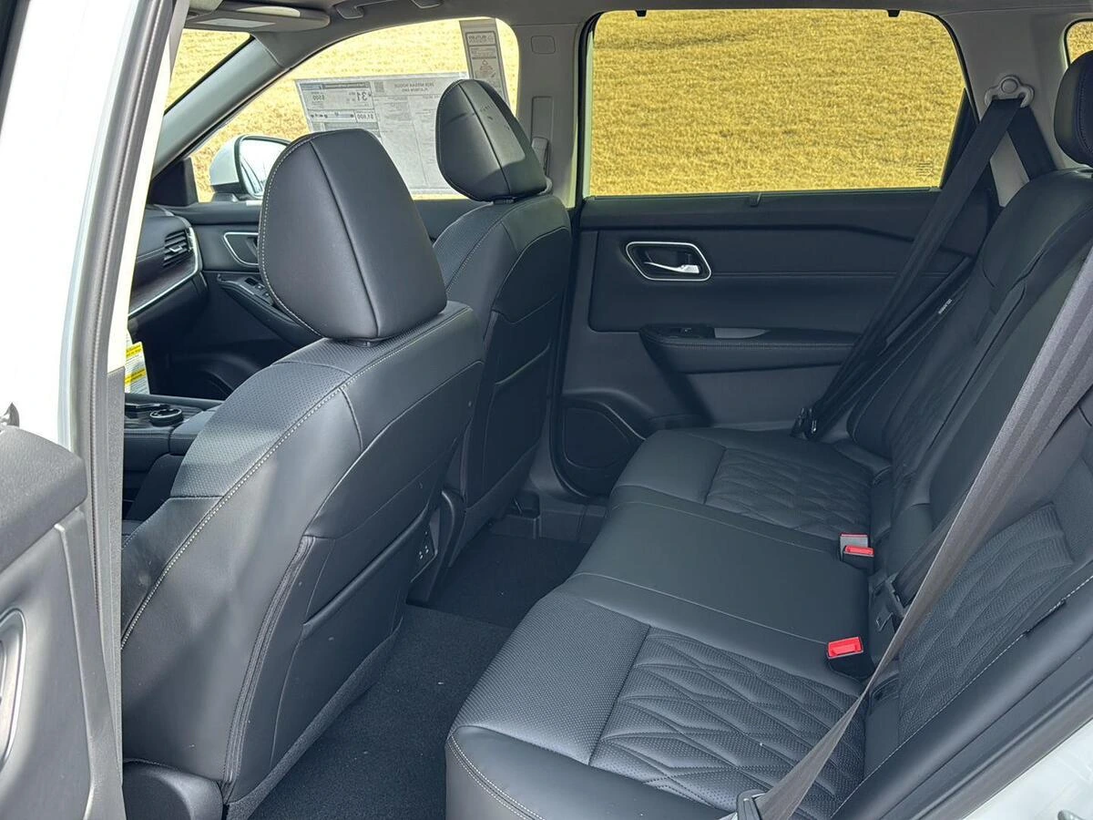 2026 Nissan Rogue Platinum - Photo 9