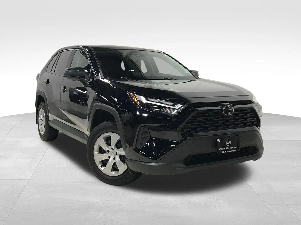 2023 Toyota RAV4 LE FWD's photo
