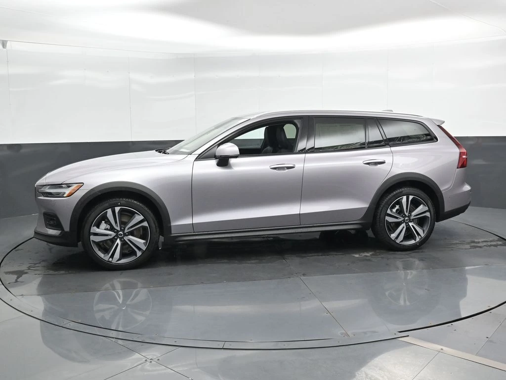 2026 Volvo V60 Cross Country Plus - Photo 6