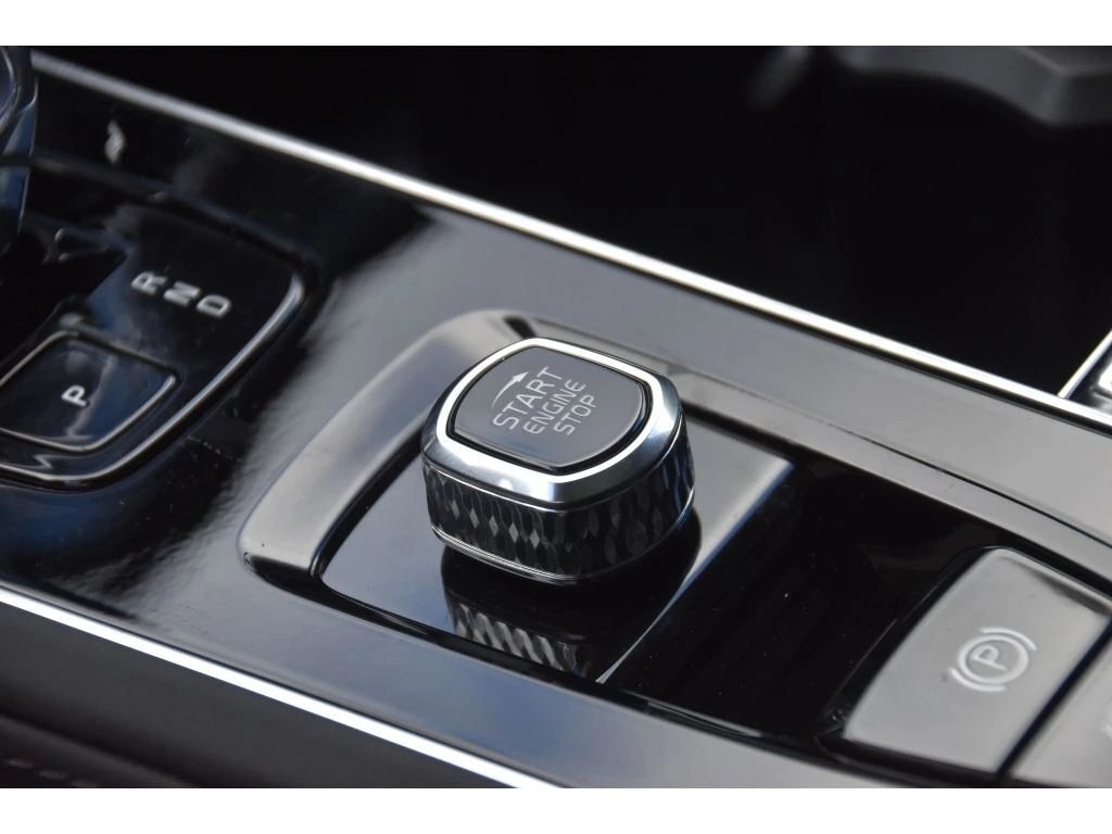 2026 Volvo - image 37