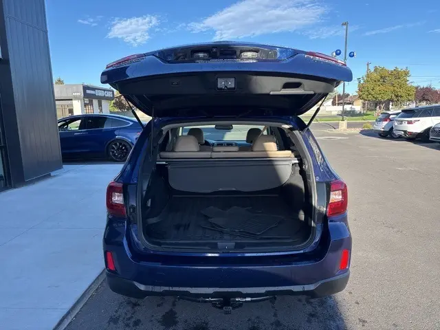 2017 Subaru Outback Limited photo 7