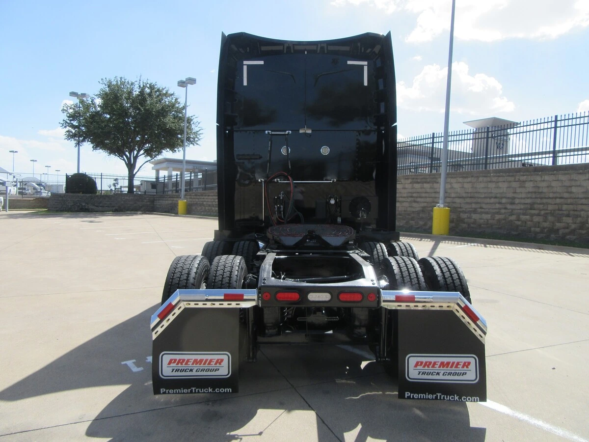 2023 Peterbilt 579 — photo 8