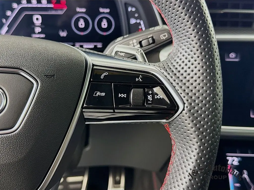 2022 Audi RS 6 Avant Base photo 14