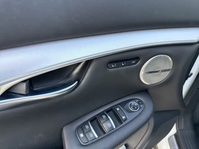 2021 Infiniti QX50 Essential photo 10
