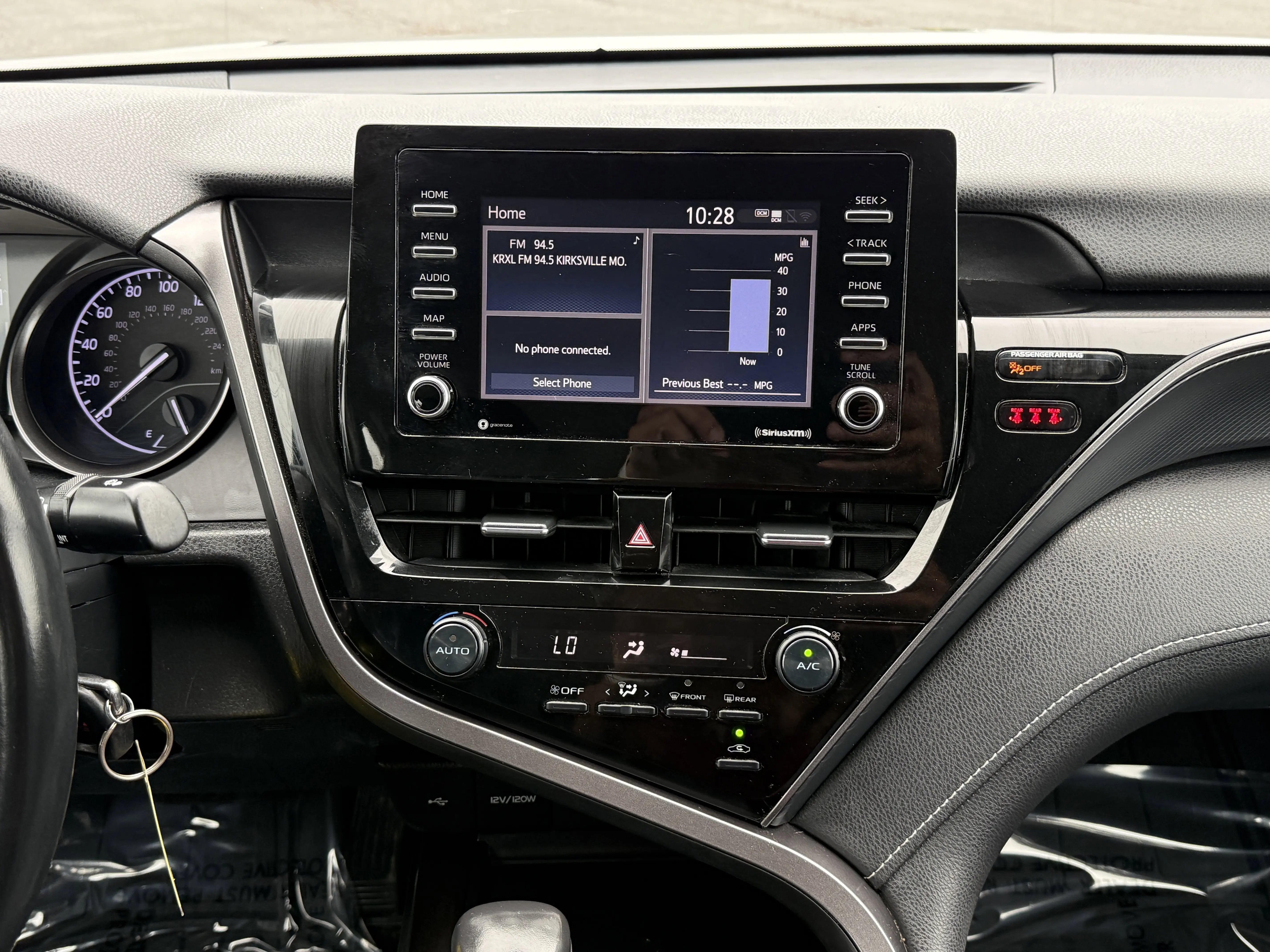 2021 Toyota Camry SE photo 23
