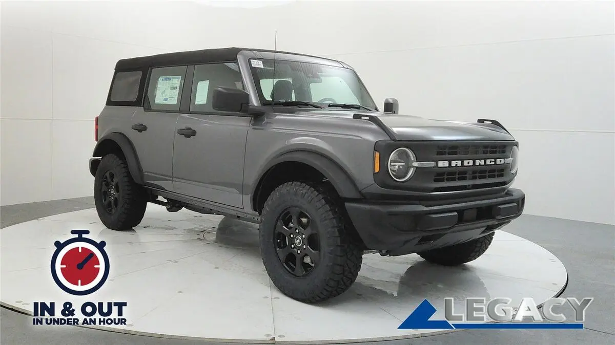 2025 Ford Bronco 4-Door Base's photo