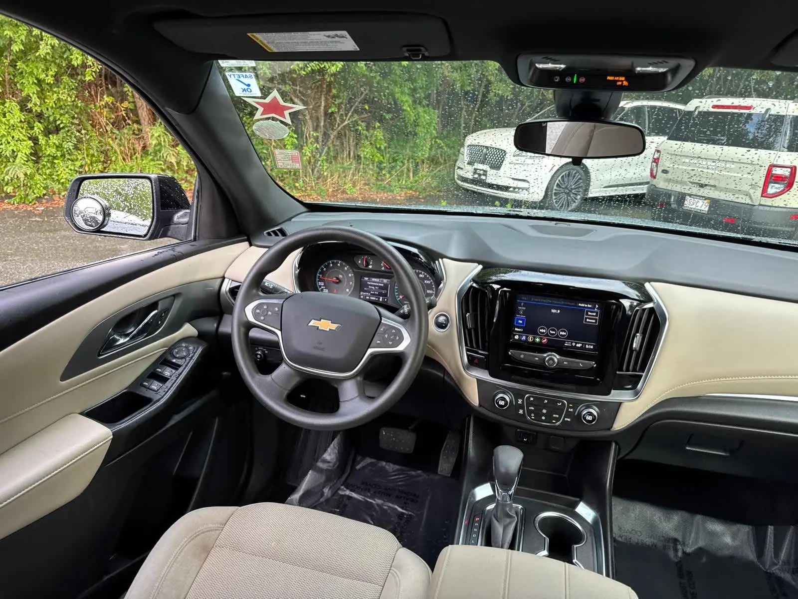 2023 Chevrolet Traverse LS photo 28