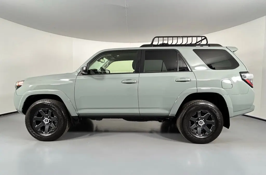 2022 Toyota 4Runner SR5 Trail photo 4