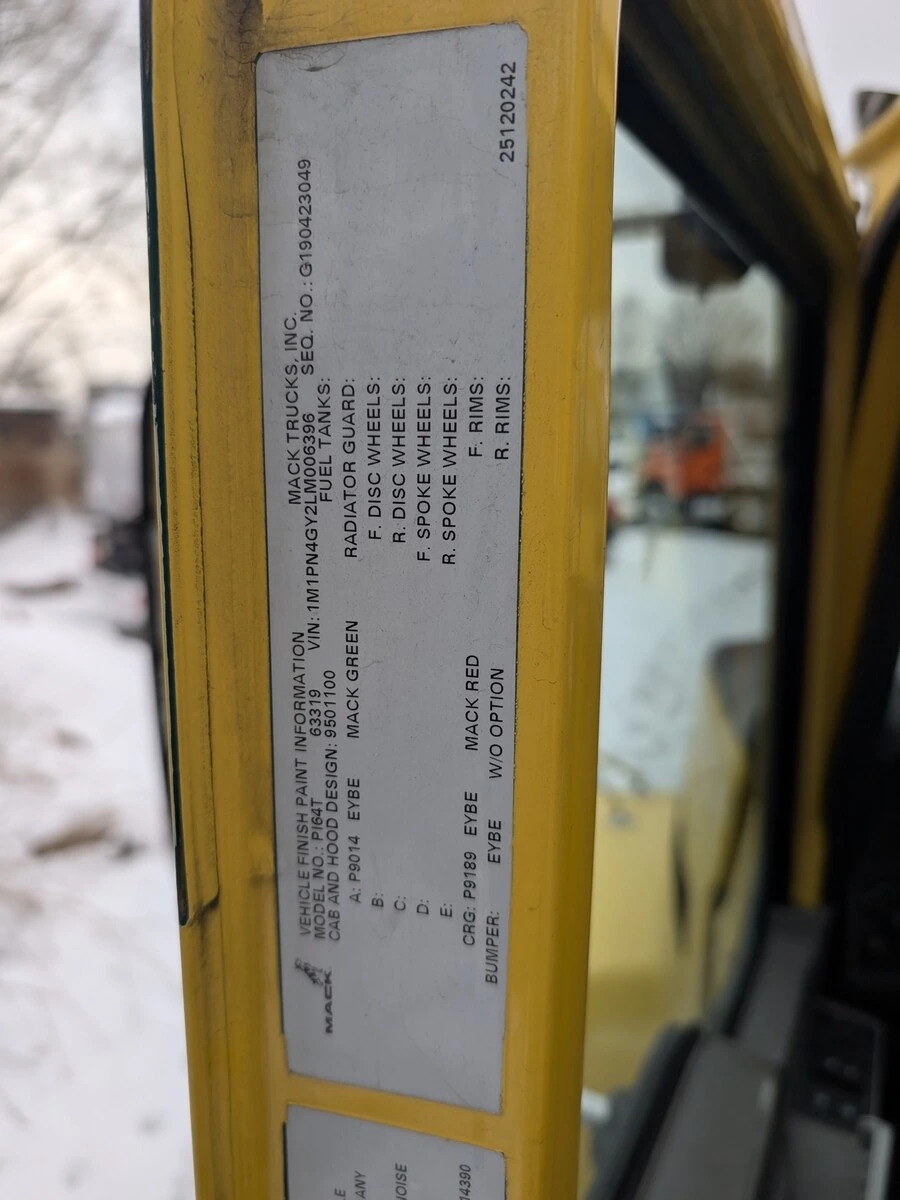 2020 Mack Pinnacle - image 22