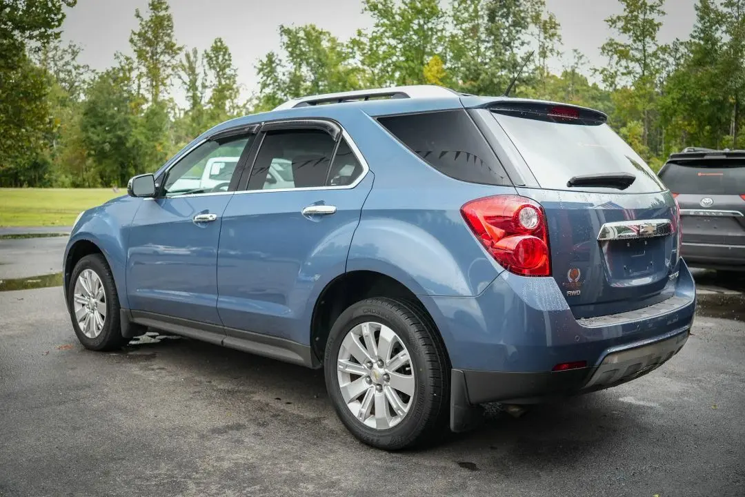 2011 Chevrolet Equinox LT photo 9
