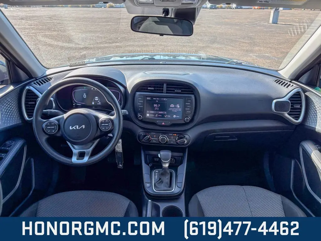 2023 Kia Soul LX photo 19