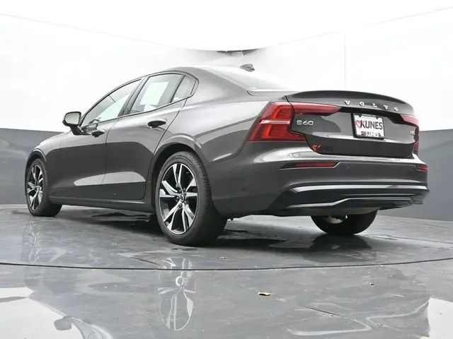 2024 Volvo S60 B5 Core photo 34