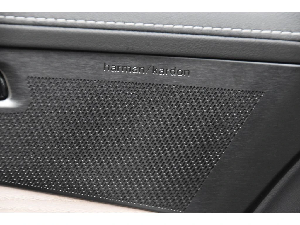 2026 Volvo - image 26