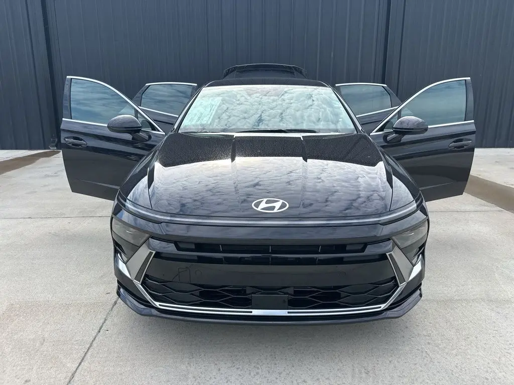 2026 Hyundai Sonata SEL Sport photo 13