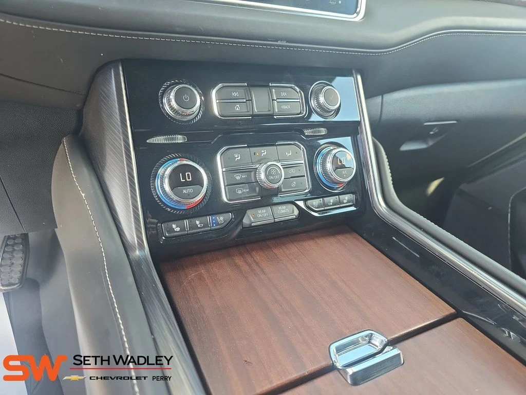 2024 GMC Yukon Denali Ultimate - Photo 25