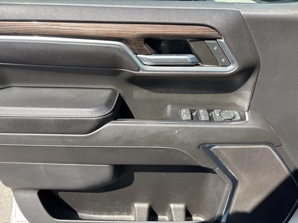 2023 Chevrolet Silverado 1500 LT1 photo 22
