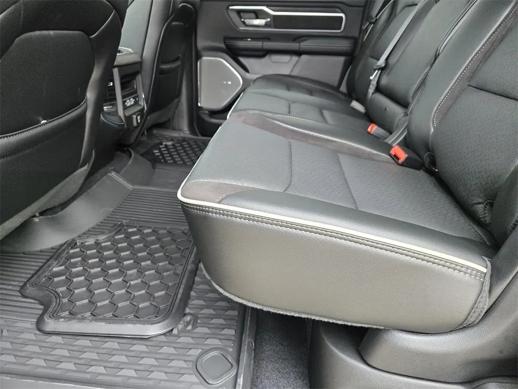 2026 Ram 1500 Laramie photo 21