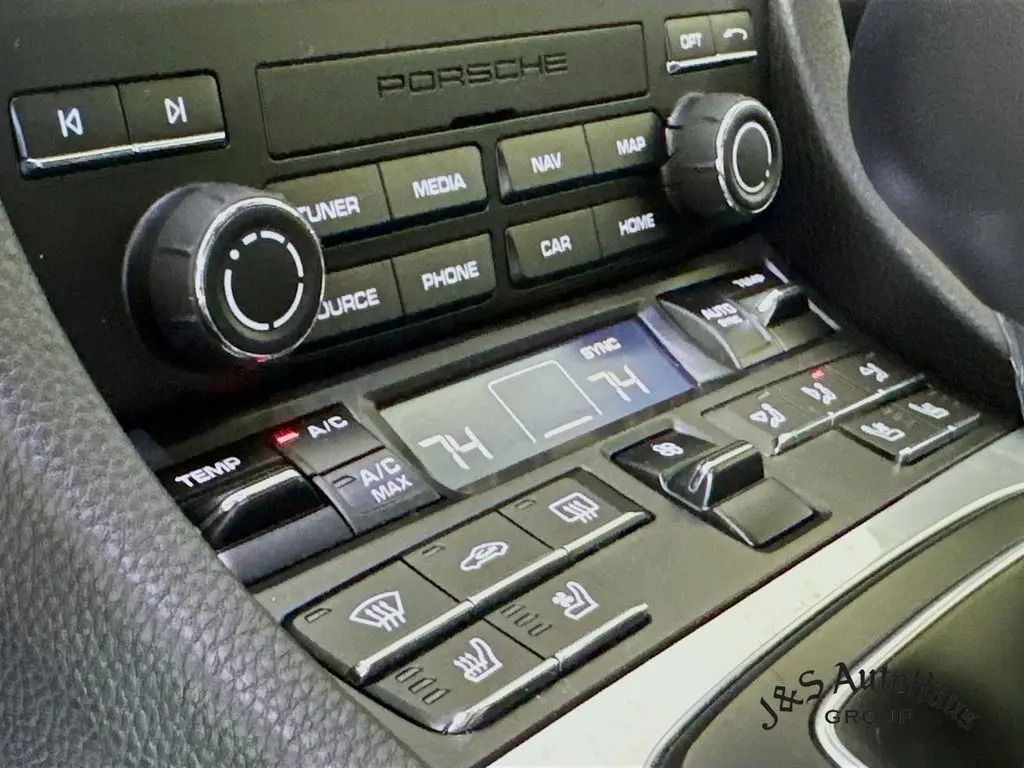 2025 Porsche Cayman S photo 18