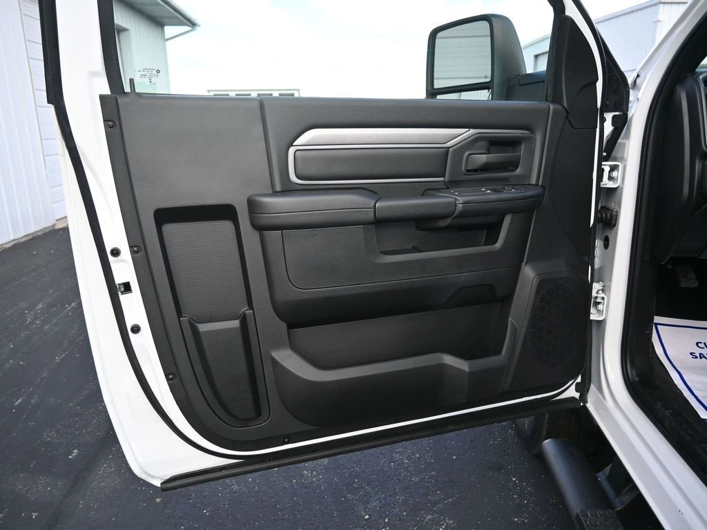 2025 RAM 2500 Tradesman - Photo 16