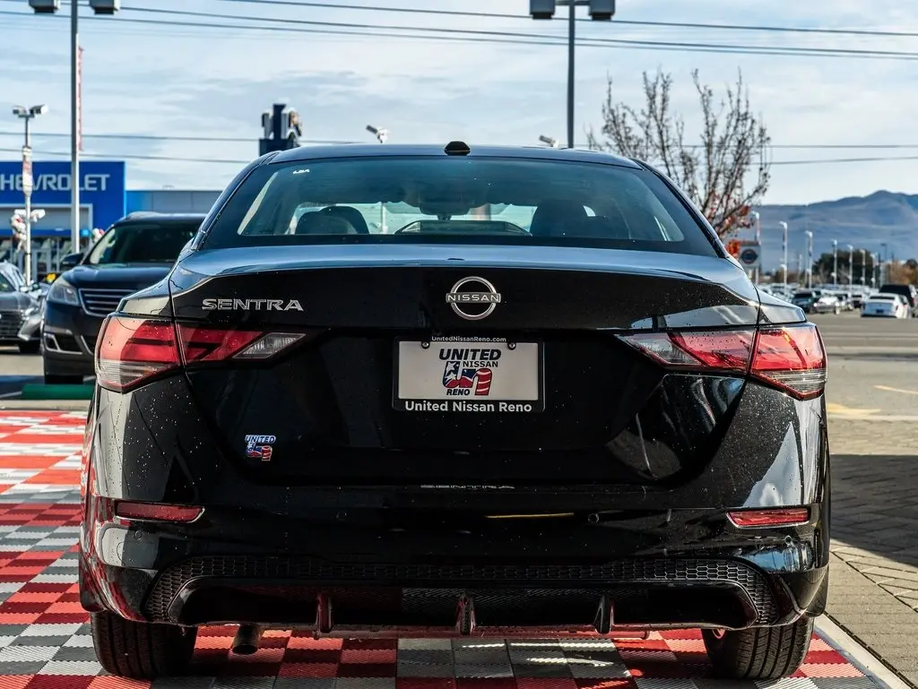2025 Nissan Sentra SV photo 3