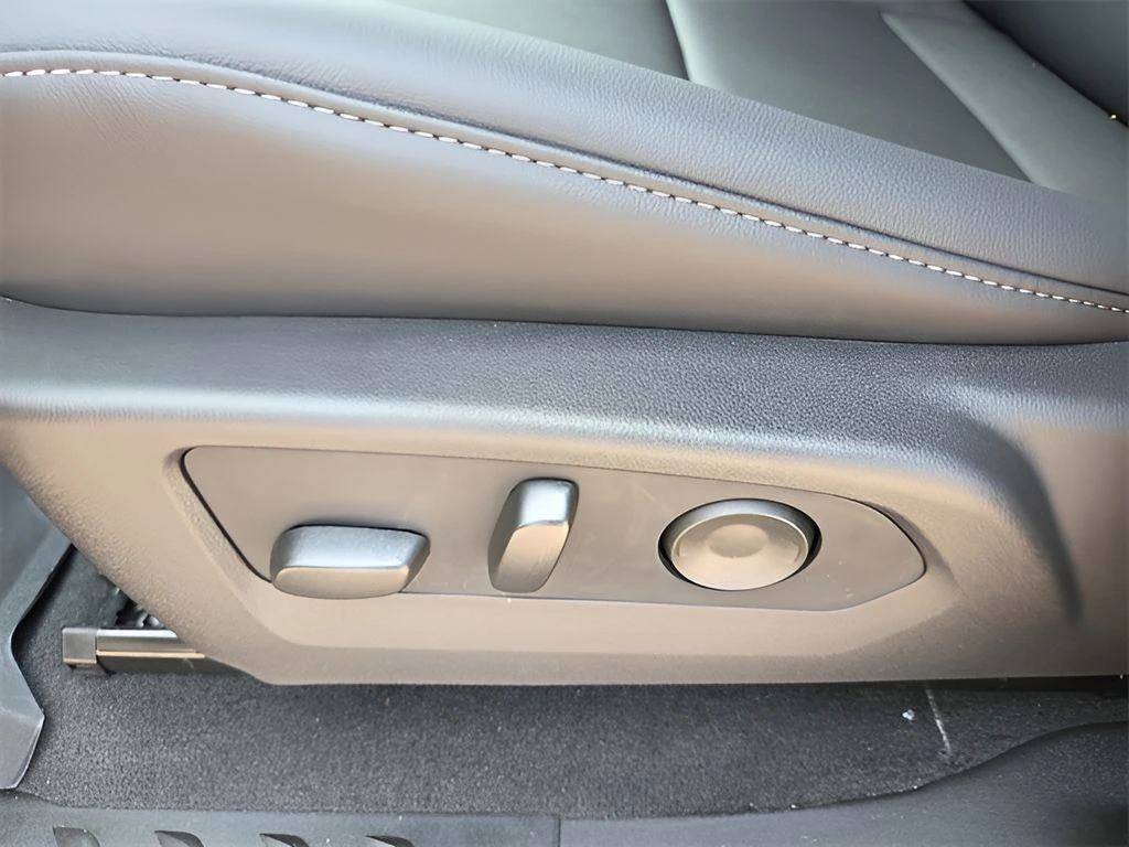 2026 Chevrolet Colorado LT - Photo 16
