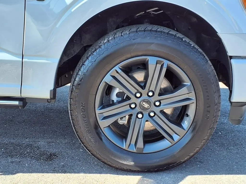2023 Ford F-150 Lariat photo 9