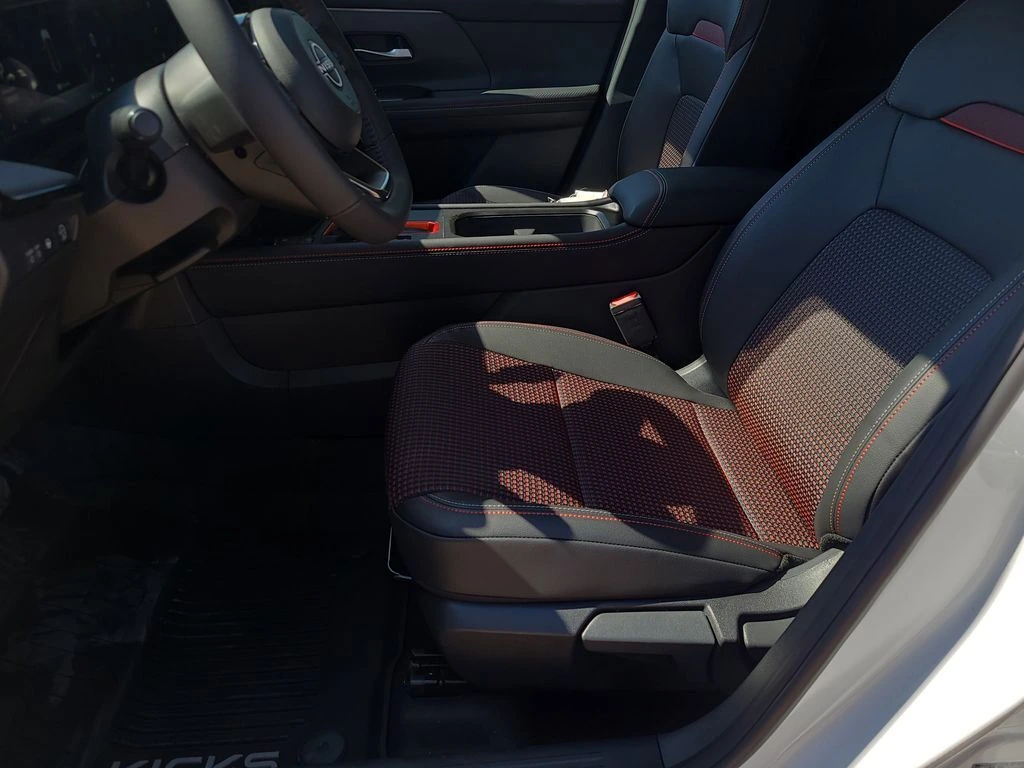 2026 Nissan KICKS SR - Photo 13