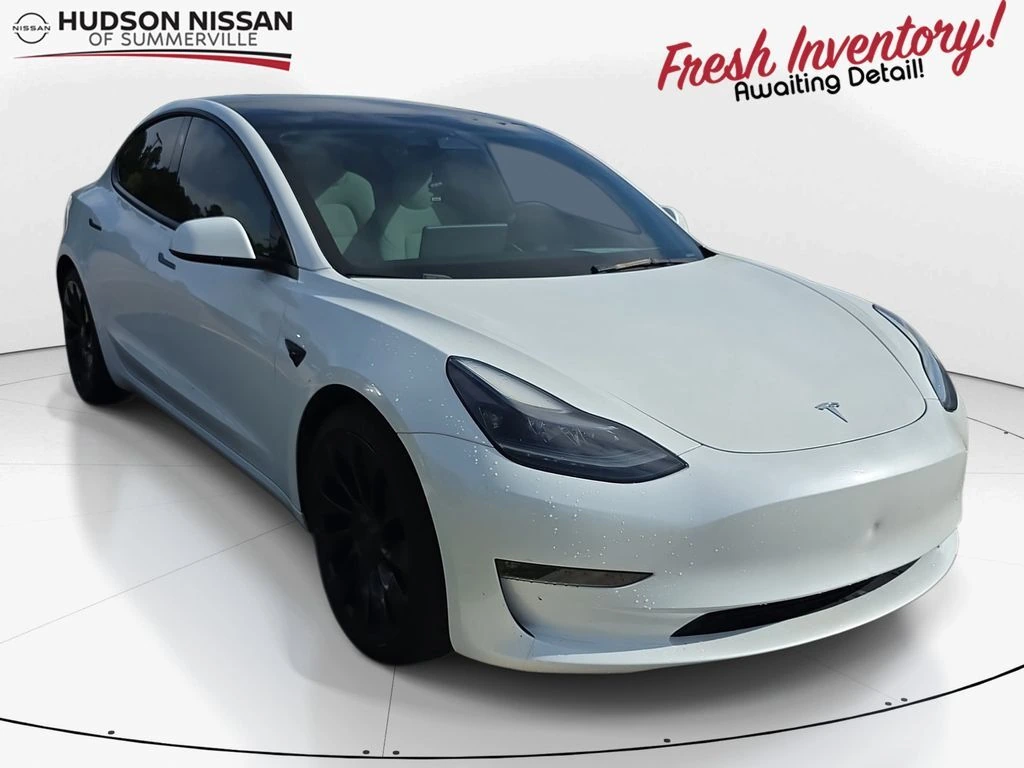 2023 Tesla Model 3 Performance's photo