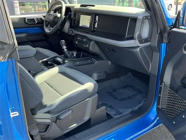 2023 Ford Bronco Base photo 23