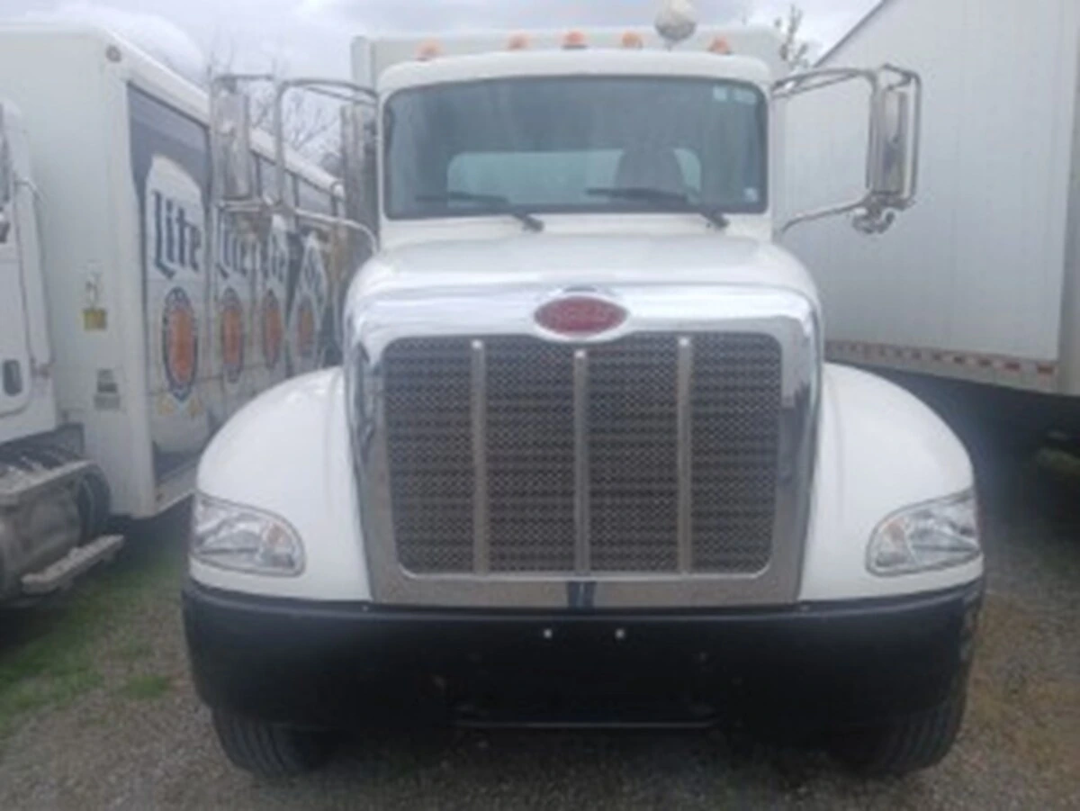 2020 Peterbilt 337 - image 2