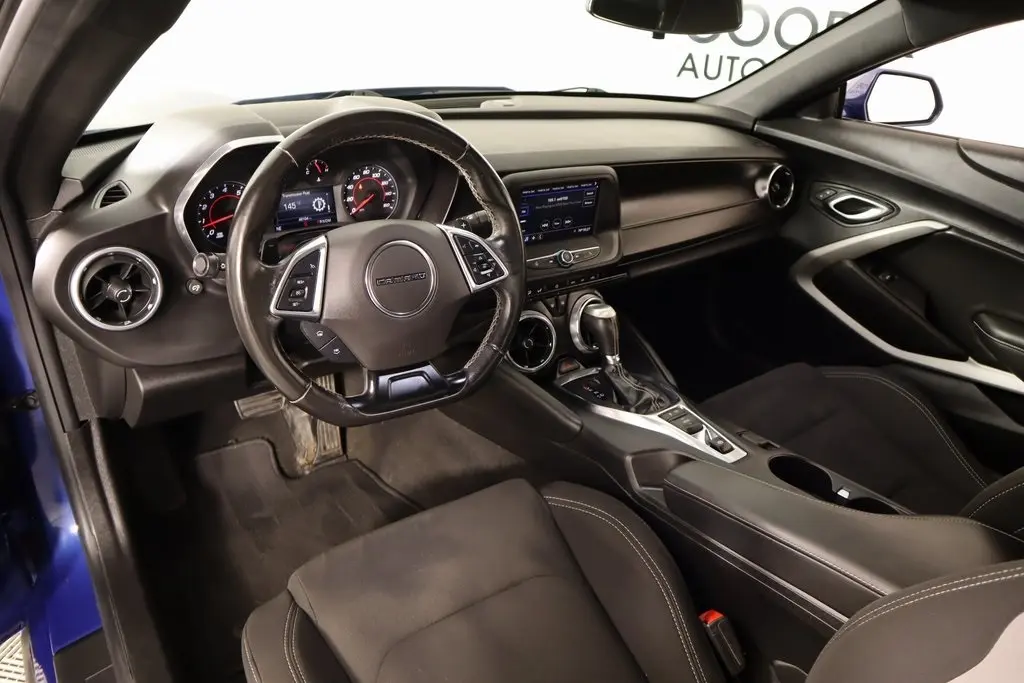 2020 Chevrolet Camaro 1LT photo 2