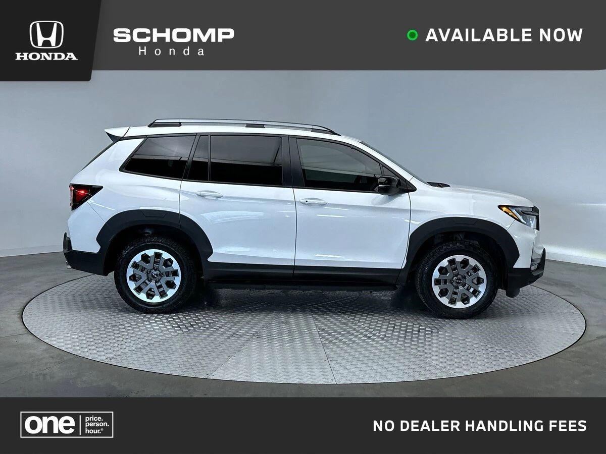 2025 Honda Passport 3.5 TrailSport 4WD Auto's photo